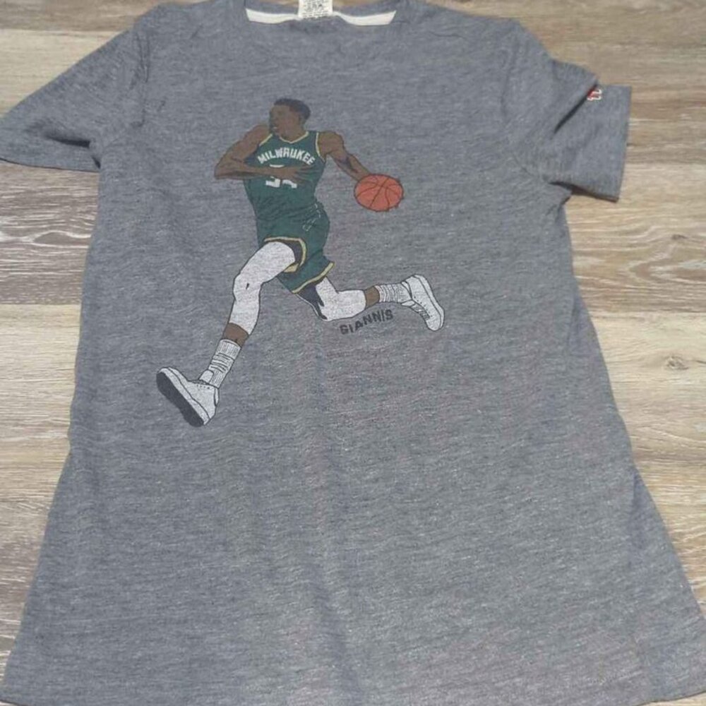 Giannis Antetokounmpo Bucks homage‎ tshirt mens xs